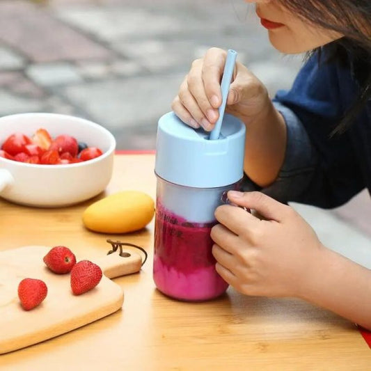 Mug Shaped Portable Blender With Straw – Large Capacity, Easy to Clean, and Travel-Ready