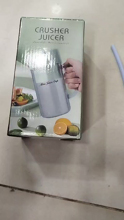 Mug Shaped Portable Blender With Straw – Large Capacity, Easy to Clean, and Travel-Ready